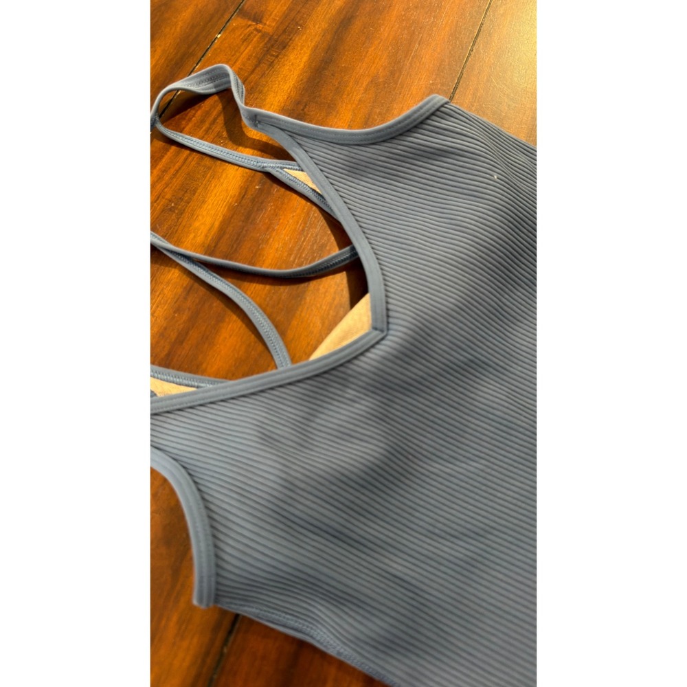 Vuori Ribbed V-Neck Crop Tank with Built-in Bra Dusty Blue Straps Size Small - Picture 15 of 16